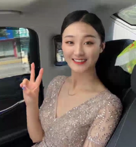 ​陈亚男的个人资料简介(陈亚男真实身份被扒，并非首富女儿，只有初中文凭，是医