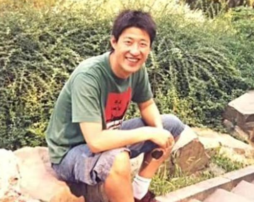于震个人资料（于震：二婚娶小13岁娇妻，婚后连生三胎，如今一家五口其乐融融）