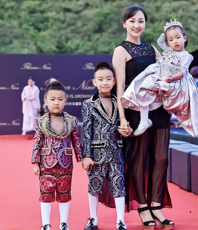 于震个人资料（于震：二婚娶小13岁娇妻，婚后连生三胎，如今一家五口其乐融融）