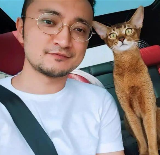 尼格买提主持人个人资料（主持人尼格买提：30岁娶帕夏古丽，结婚9年无子，风光背后有泪水）