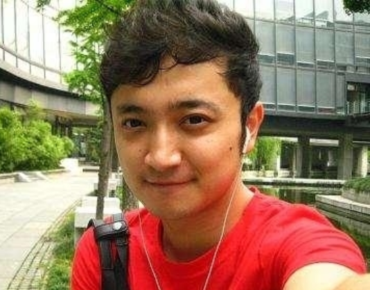 尼格买提主持人个人资料（主持人尼格买提：30岁娶帕夏古丽，结婚9年无子，风光背后有泪水）