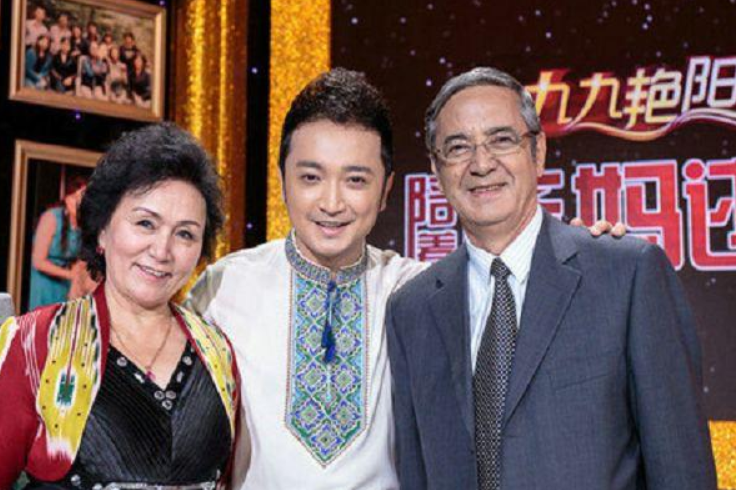 尼格买提主持人个人资料（主持人尼格买提：30岁娶帕夏古丽，结婚9年无子，风光背后有泪水）