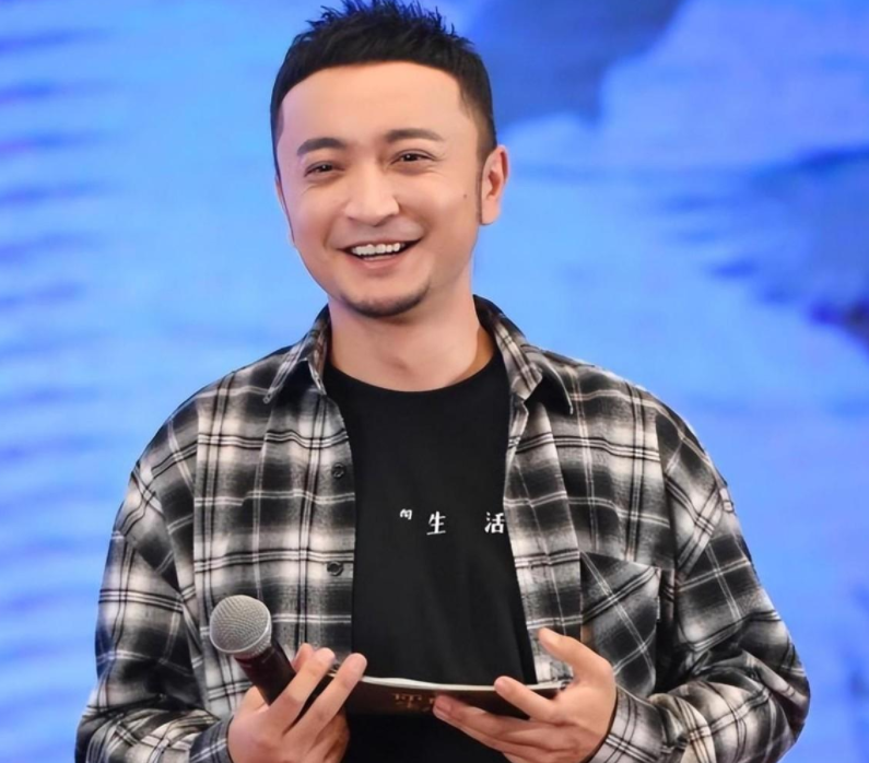 尼格买提主持人个人资料（主持人尼格买提：30岁娶帕夏古丽，结婚9年无子，风光背后有泪水）