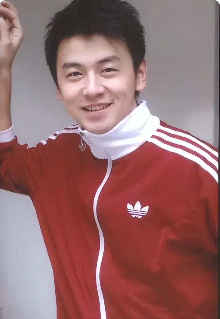 雷佳音个人资料：感谢初恋女友不嫁之恩，那个夜市卖拖鞋的男孩成了！