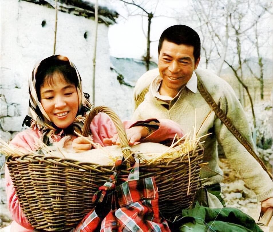雷佳音个人资料：感谢初恋女友不嫁之恩，那个夜市卖拖鞋的男孩成了！