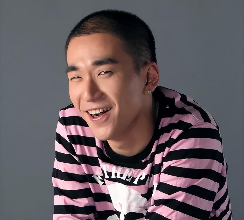 “嫁人即翻身”？比童瑶大17岁的老公王冉，背景到底有多强大？