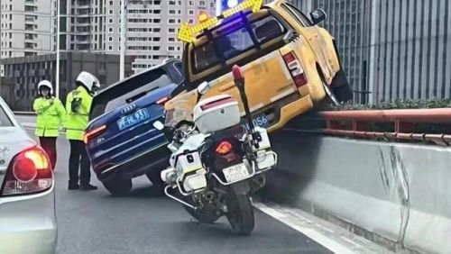 天空飘来五个字那都不是事儿下一句(天空飘来五个字儿那都不是事儿是什么歌)-第2张图片-