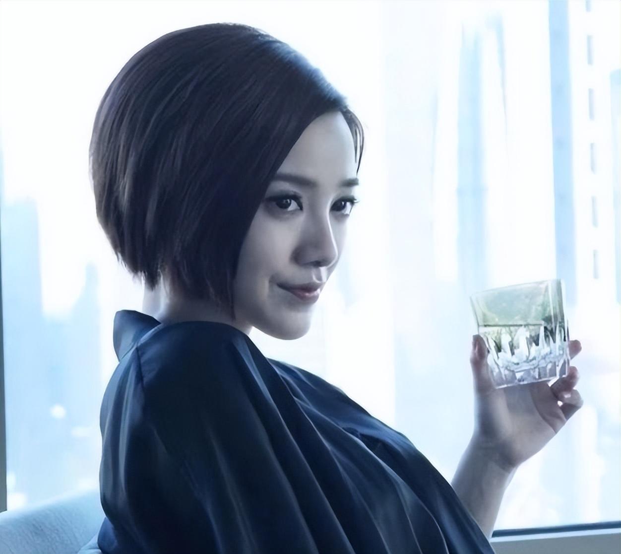 “元气少女”郭采洁：遭遇菜花门，被顾里束缚，今日终于活出自我