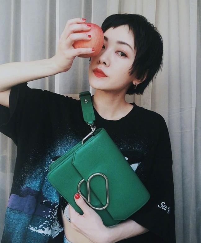 “元气少女”郭采洁：遭遇菜花门，被顾里束缚，今日终于活出自我