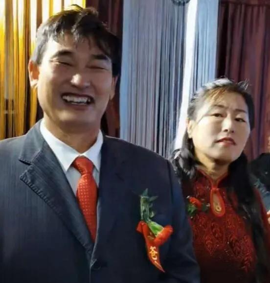 妻子长发换来大衣哥千万身价！甘苦与共成为支撑夫妻俩前行的动力