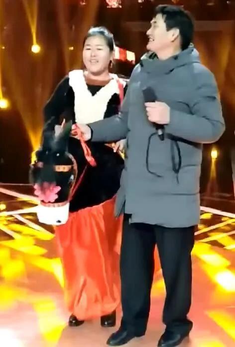 妻子长发换来大衣哥千万身价！甘苦与共成为支撑夫妻俩前行的动力