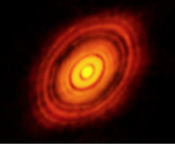 ALMA 天文台年轻恒星 HL Tau 及其原行星盘的图像.jpg
