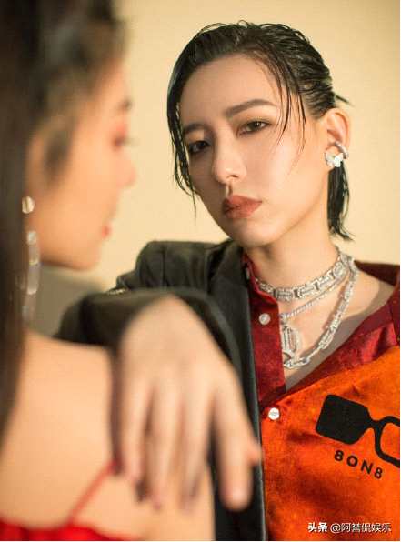 张雨绮网宣组道歉怎么回事 与李斯丹妮合照挨批冲动关站