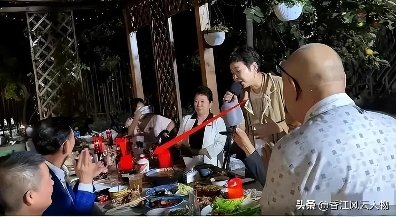 歌星董文华的简历（歌星董文华的个人资料）