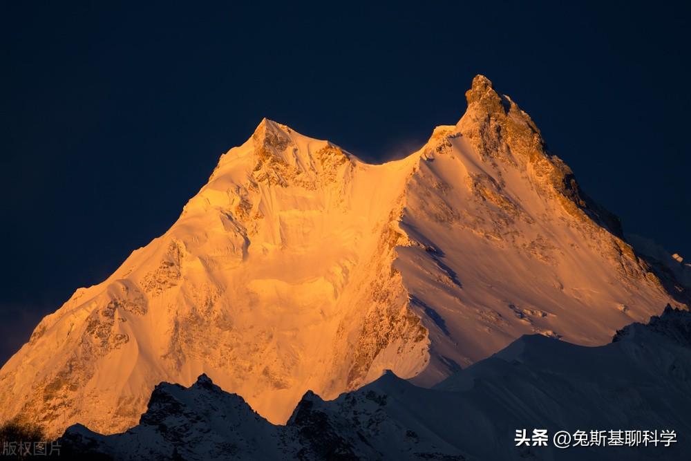 世界最高的山峰(世界最高的山峰前十名)
