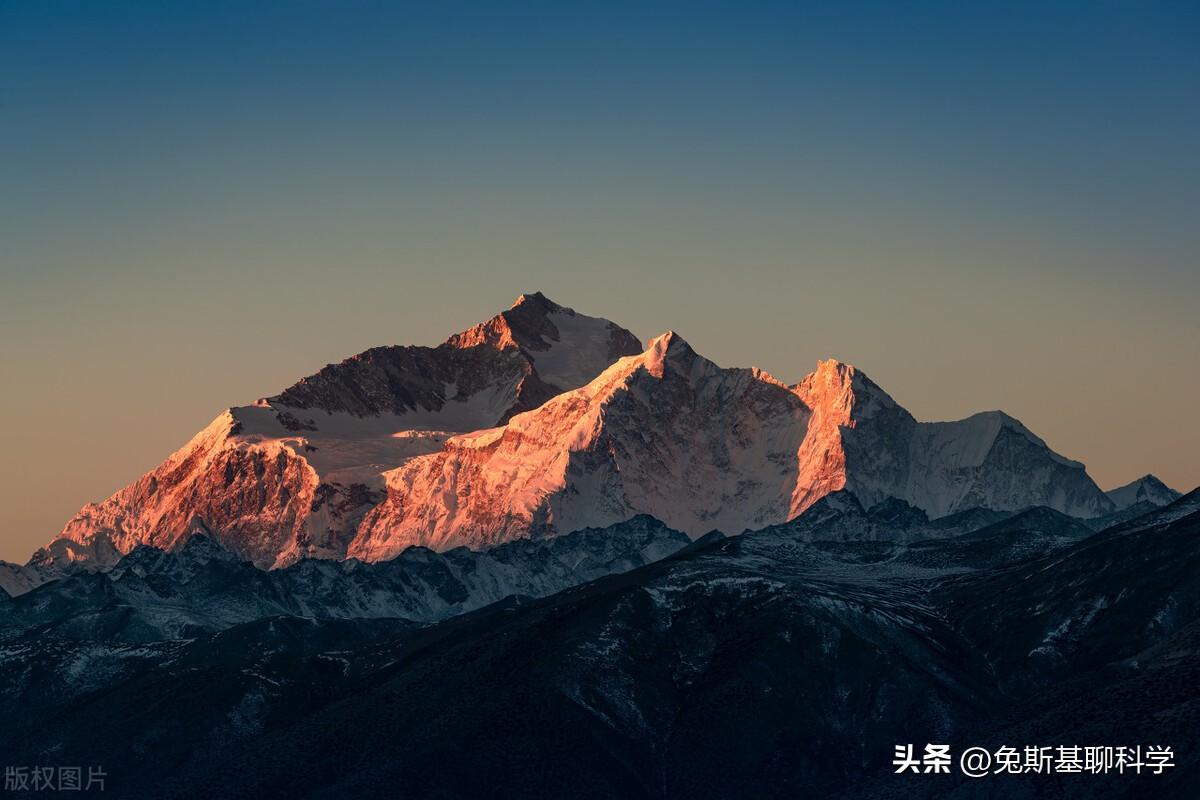 世界最高的山峰(世界最高的山峰前十名)