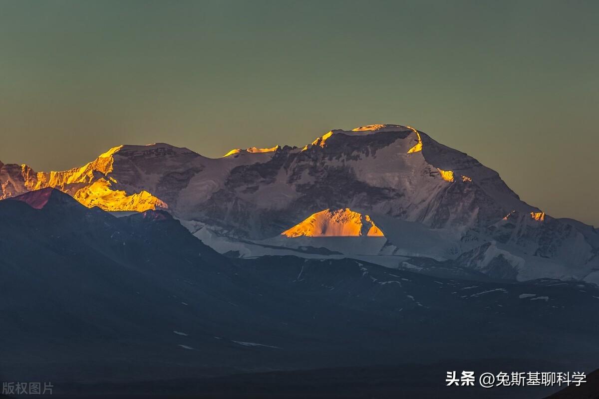 世界最高的山峰(世界最高的山峰前十名)