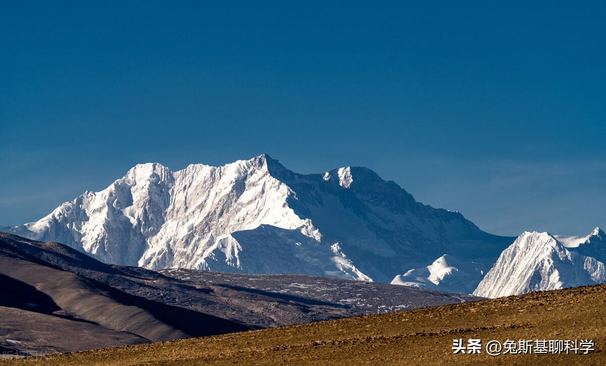 世界最高的山峰(世界最高的山峰前十名)