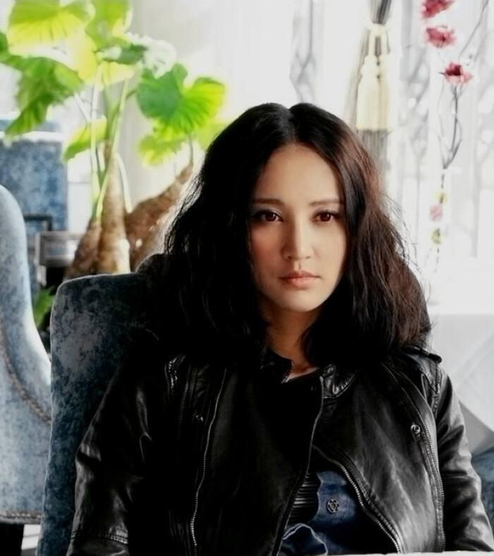 张歆艺与杨树鹏离婚8年，她嫁如意郎君被宠成宝，他52岁至今未婚