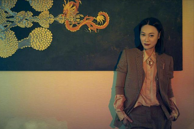 惠英红：从街头乞丐到影星，靠卖口香糖长大，她的成名史藏有“隐痛”