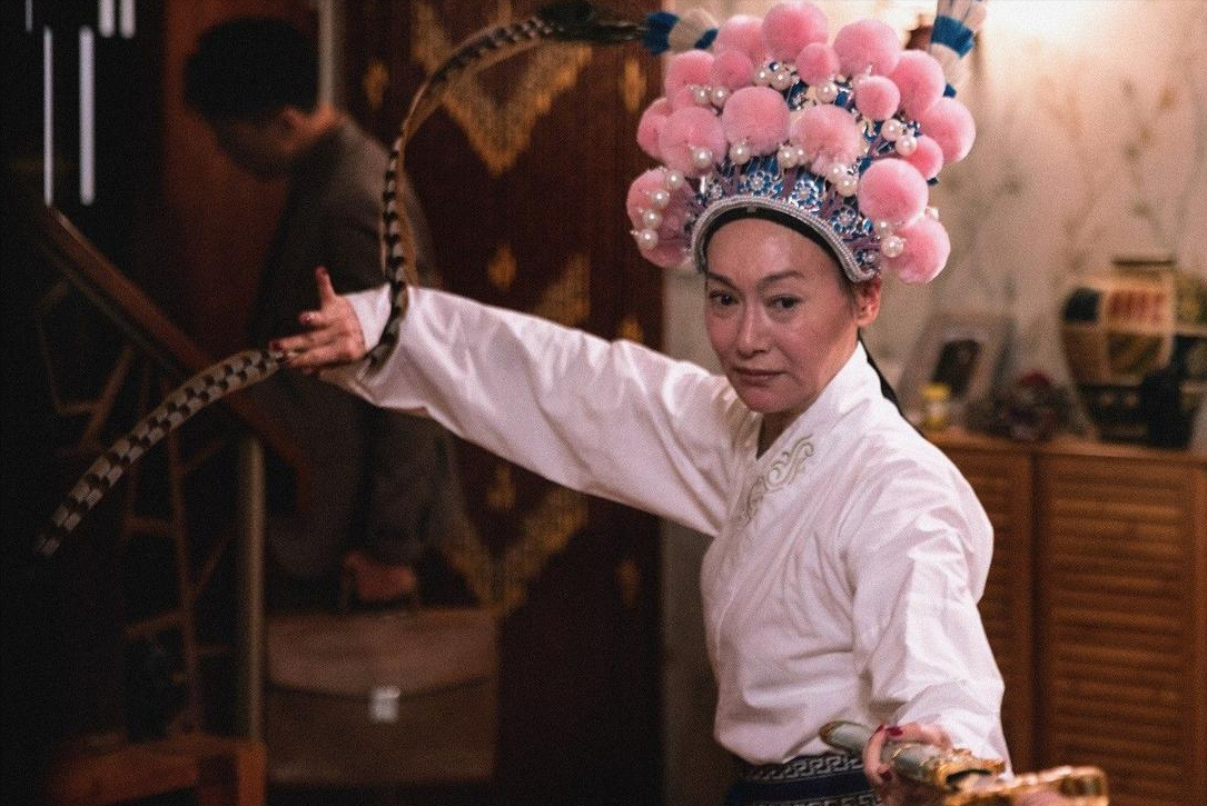 惠英红：从街头乞丐到影星，靠卖口香糖长大，她的成名史藏有“隐痛”
