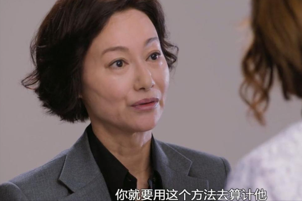 惠英红：从街头乞丐到影星，靠卖口香糖长大，她的成名史藏有“隐痛”