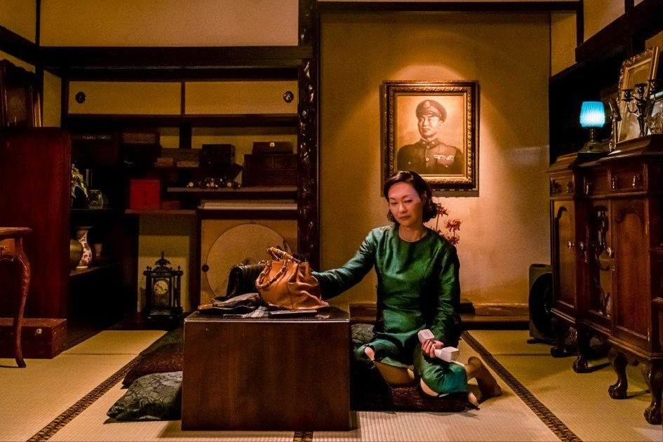 惠英红：从街头乞丐到影星，靠卖口香糖长大，她的成名史藏有“隐痛”
