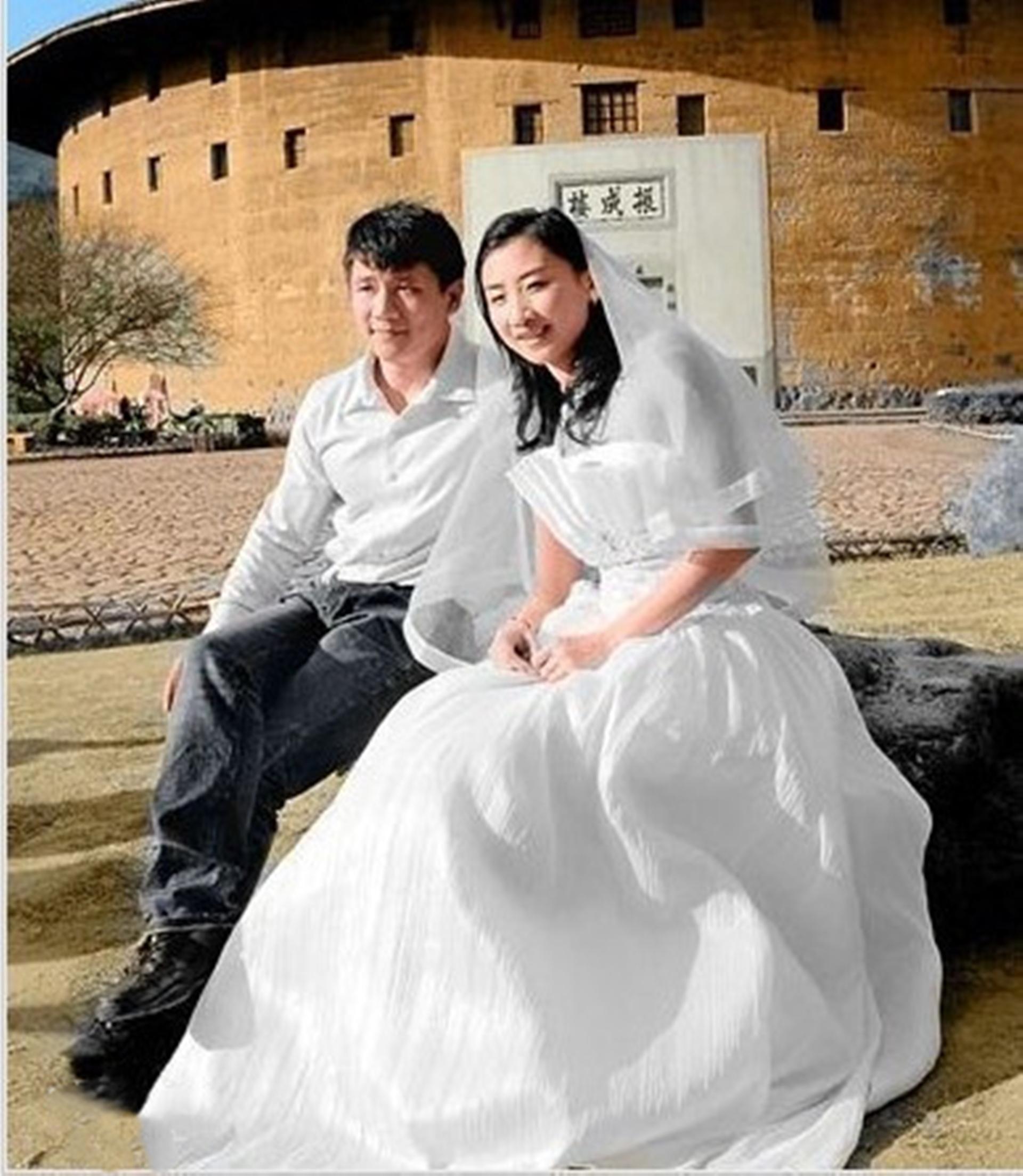 蹦床公主何雯娜：19岁夺奥运冠军，和陈一冰拍婚纱照，现状如何？