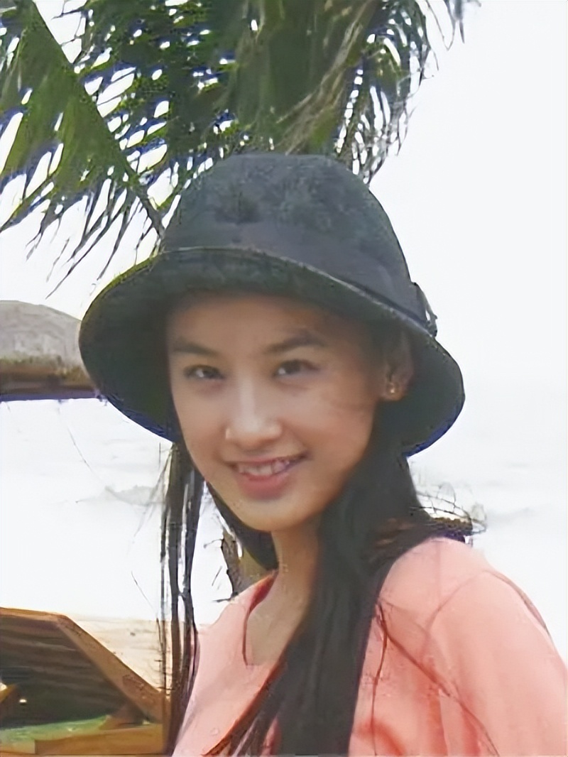 黄圣依：周星驰捧红后嫁二婚杨子，一年2亿零花钱，如今还好吗？