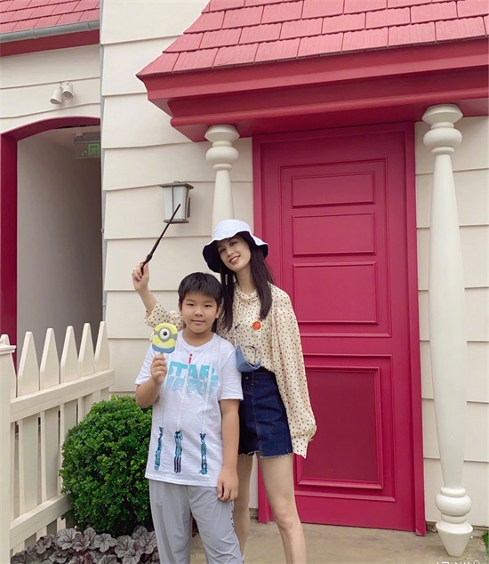 黄圣依：周星驰捧红后嫁二婚杨子，一年2亿零花钱，如今还好吗？
