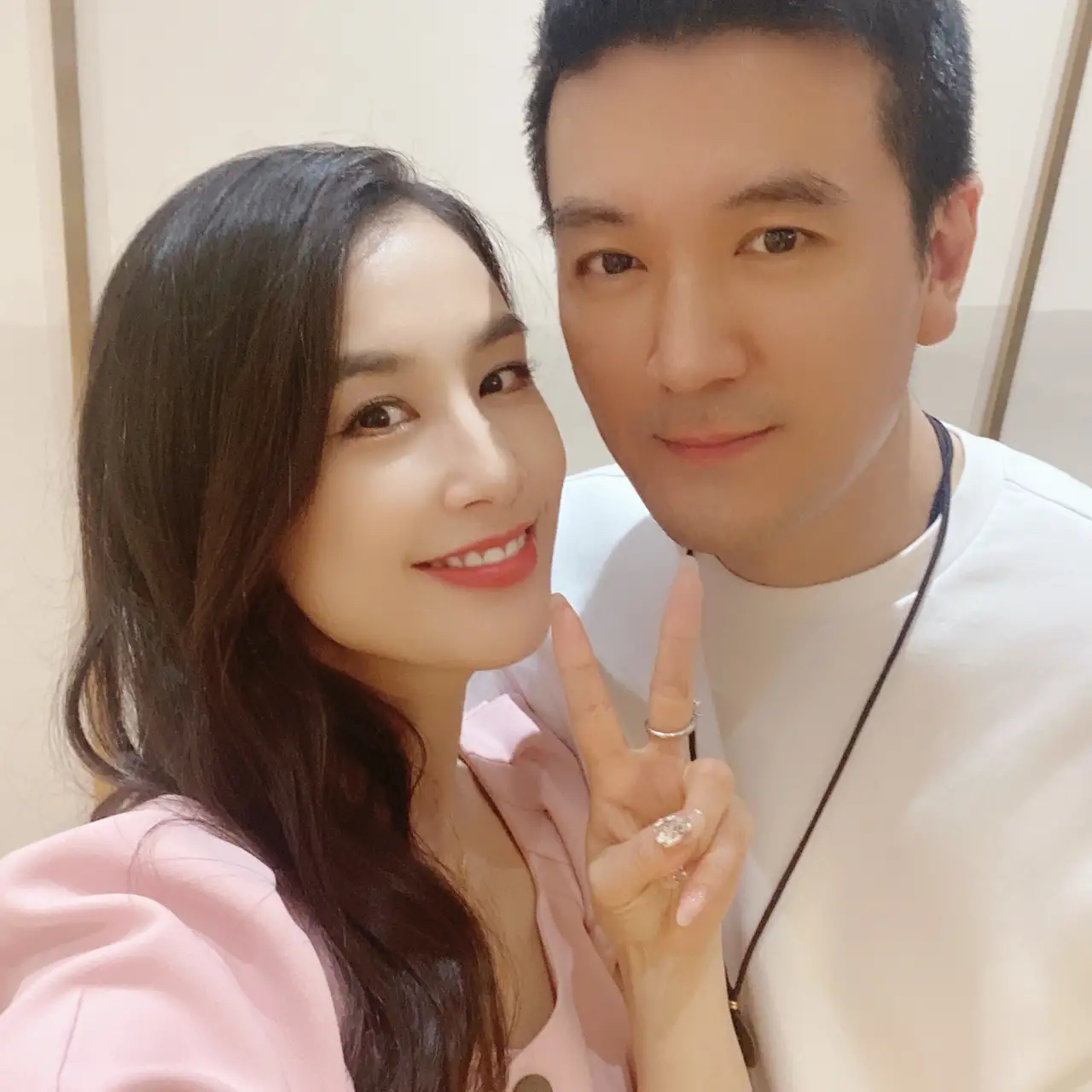 黄圣依：周星驰捧红后嫁二婚杨子，一年2亿零花钱，如今还好吗？