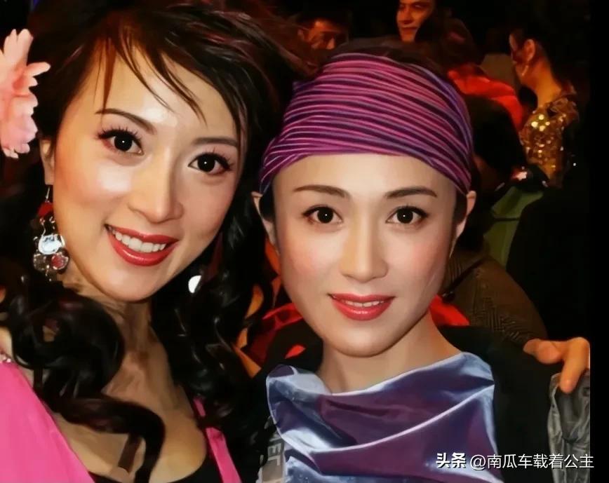 傅艺伟和金巧巧看着有点像，像一对姐妹花，为何评价悬殊那么大？