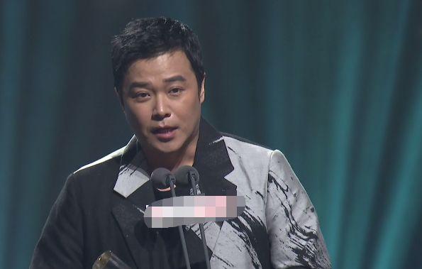 头条盛典现场亮点不断：刘宇宁被嘲不够绅士，热巴关晓彤尴尬同坐