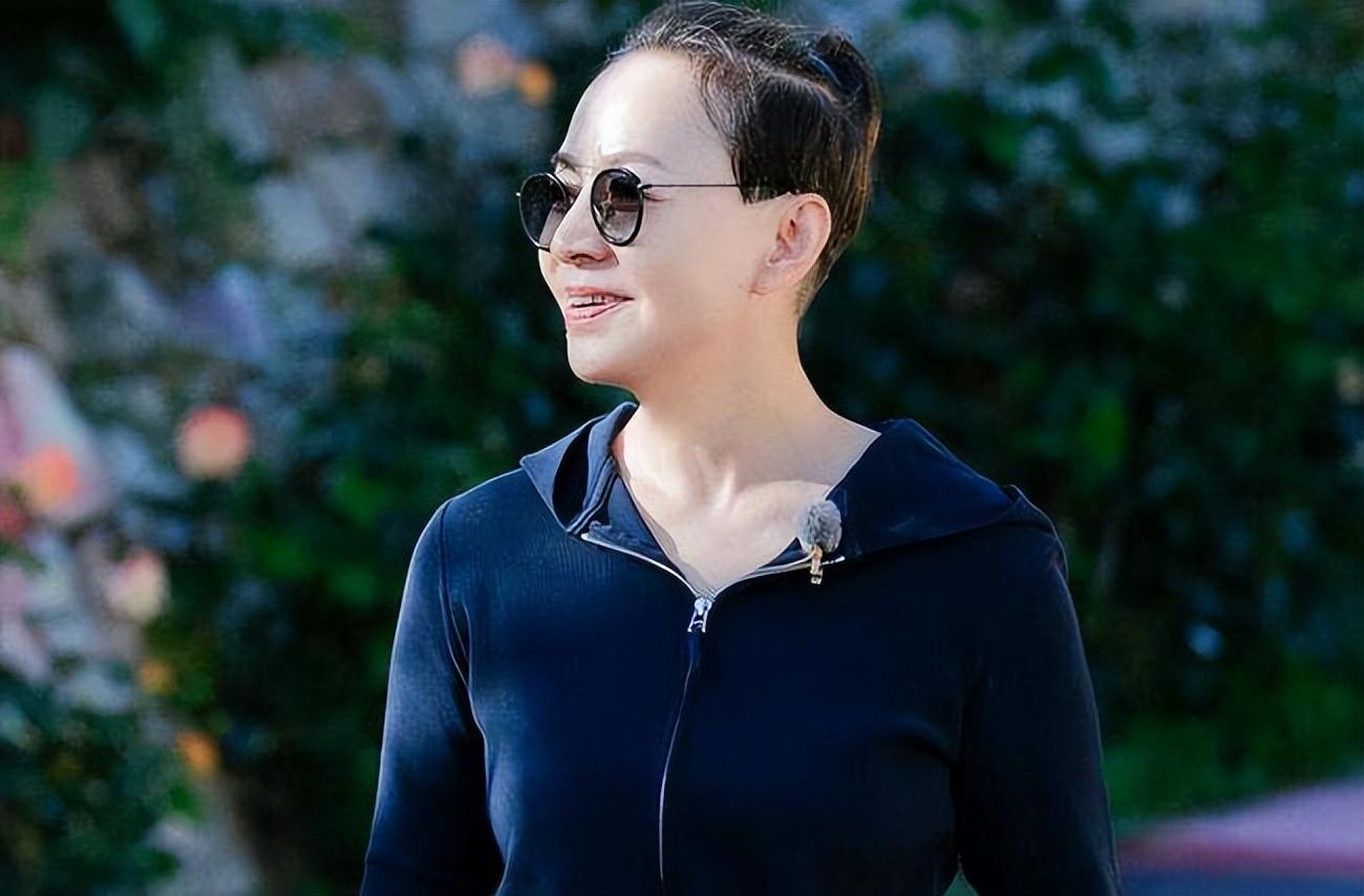 巴图的简介是什么（巴图：被生父拒认25年，从小被宋丹丹打压，娶大7岁妻子收获幸福）