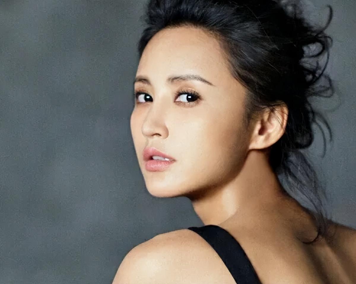 张歆艺结过婚几次：经历3段感情2次婚姻，跟前夫的婚礼还邀请了二婚丈夫袁弘