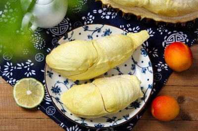 ​榴莲吃起来有点苦味是怎么回事（榴莲吃着有点苦是什么原因）