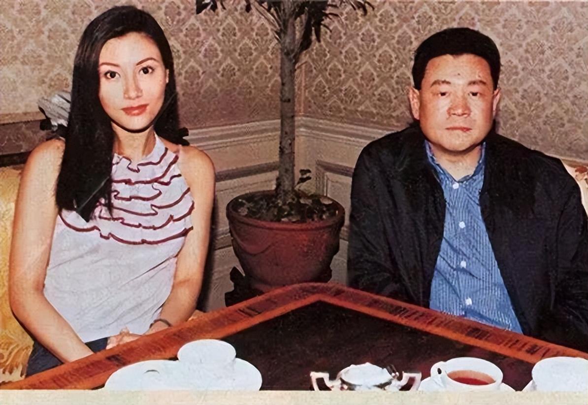 奋斗20年最终嫁入豪门的李嘉欣，她是如何抓牢的？