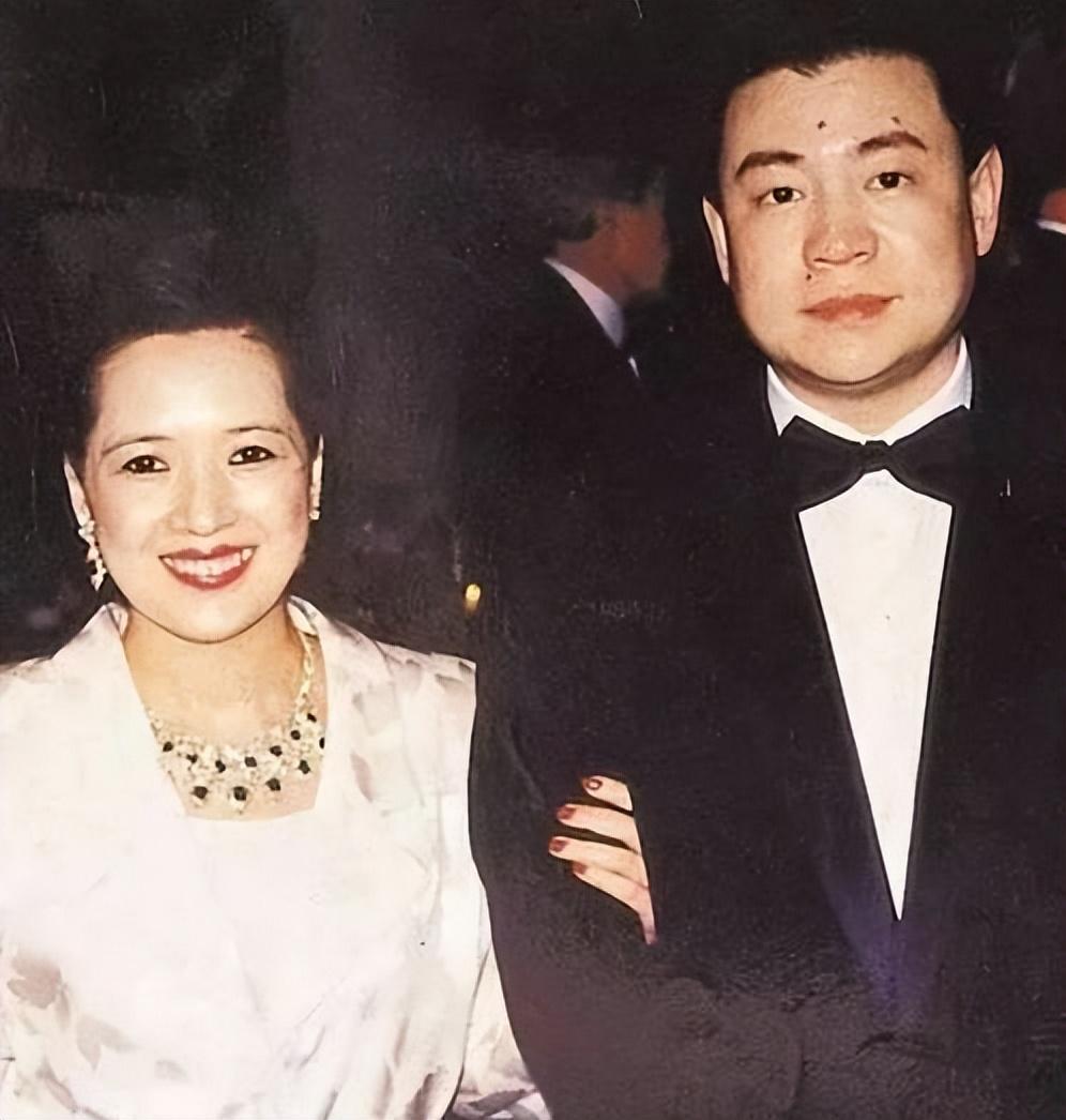 奋斗20年最终嫁入豪门的李嘉欣，她是如何抓牢的？