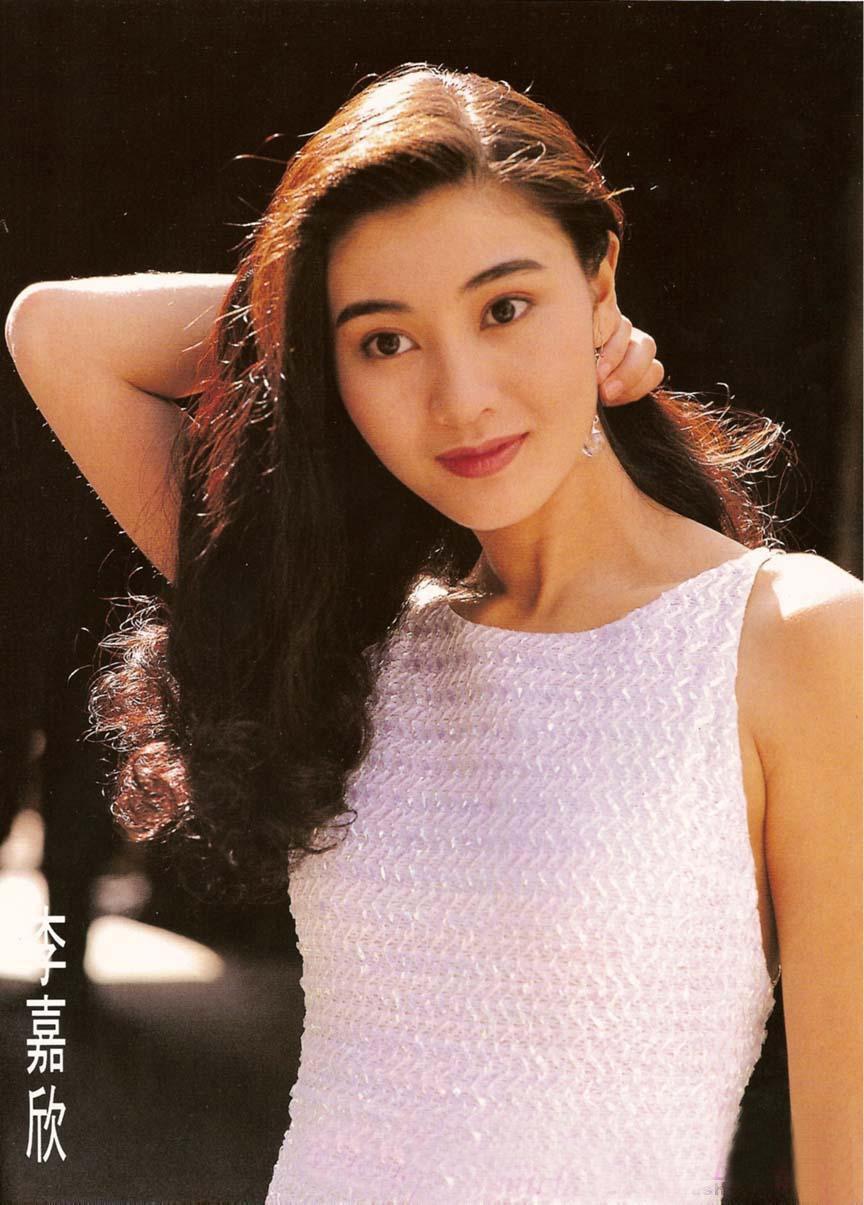 奋斗20年最终嫁入豪门的李嘉欣，她是如何抓牢的？