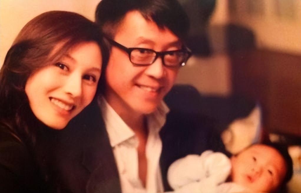 奋斗20年最终嫁入豪门的李嘉欣，她是如何抓牢的？