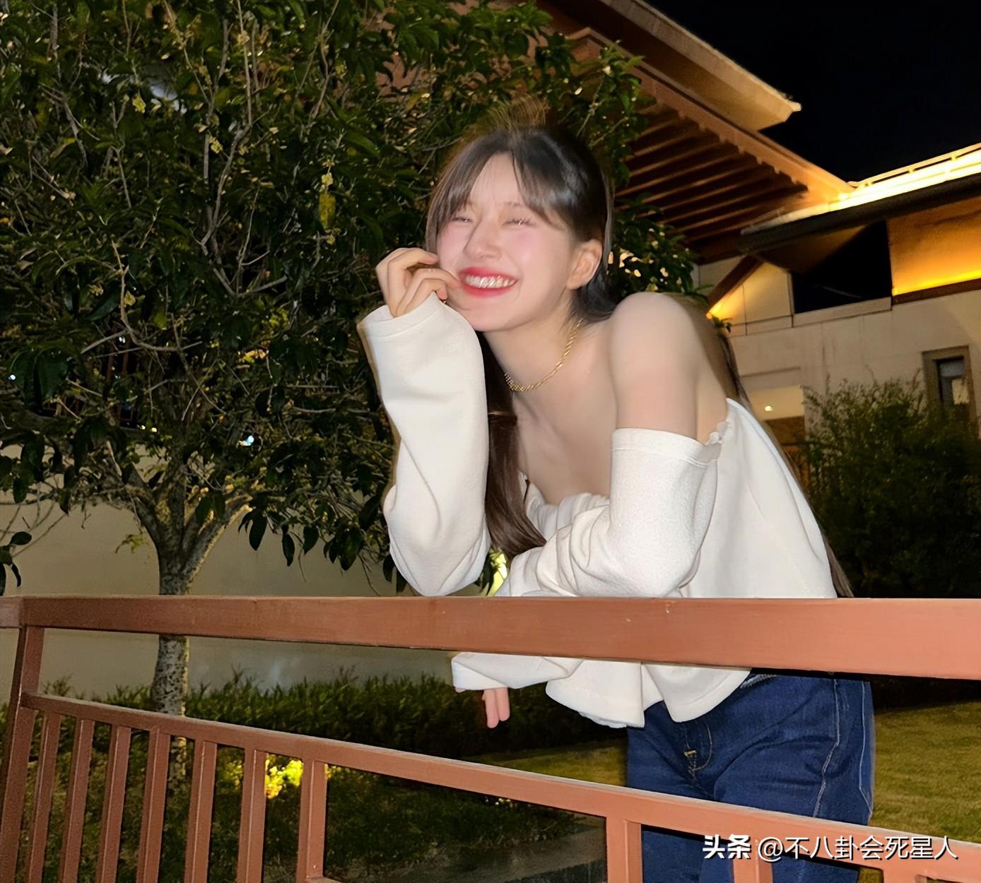 赵露思精修照引争议，粉丝集体督促减肥，让她不要活在美颜里