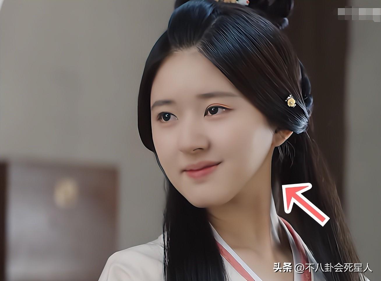赵露思精修照引争议，粉丝集体督促减肥，让她不要活在美颜里