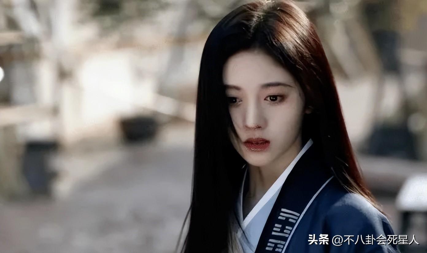 赵露思精修照引争议，粉丝集体督促减肥，让她不要活在美颜里