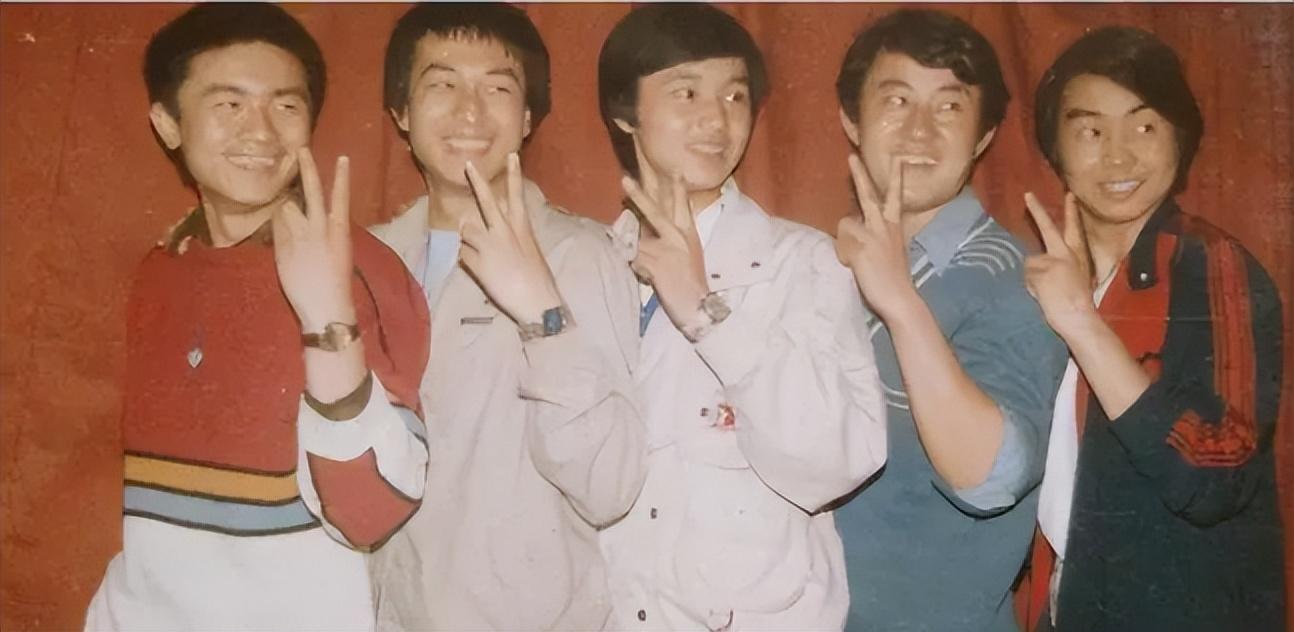 有过一段婚姻的演员刘奕君，带着儿子再婚，二婚终获幸福