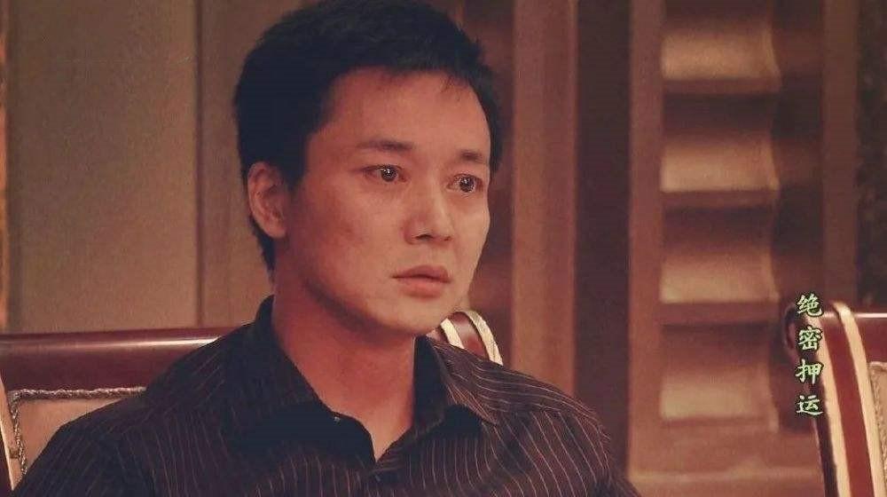 有过一段婚姻的演员刘奕君，带着儿子再婚，二婚终获幸福