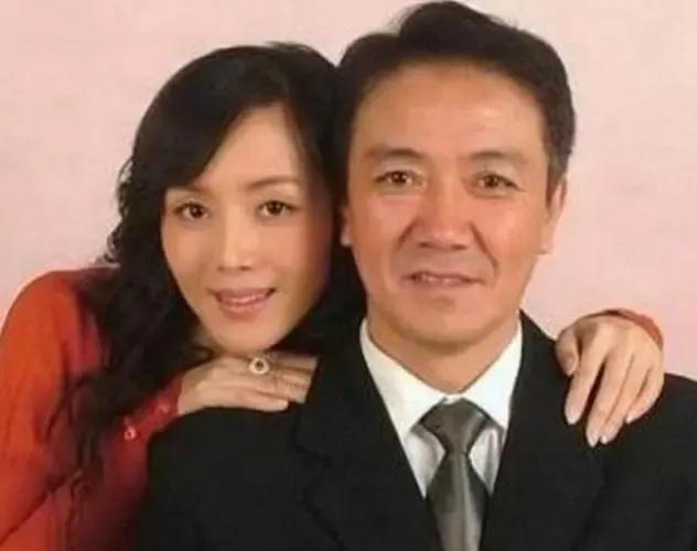 结三次婚，35岁带娃的史兰芽，如今被宠成少女！