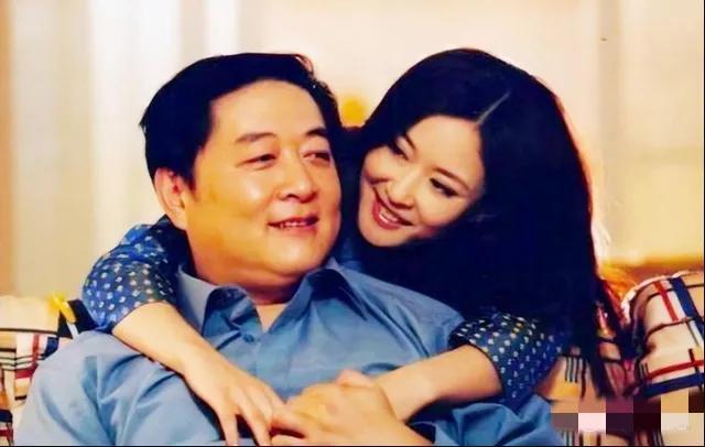 结三次婚，35岁带娃的史兰芽，如今被宠成少女！
