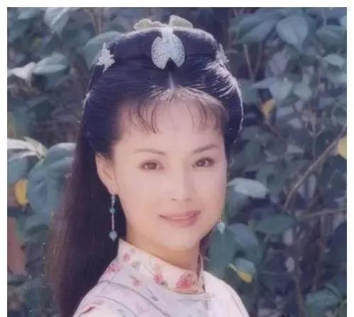 结三次婚，35岁带娃的史兰芽，如今被宠成少女！