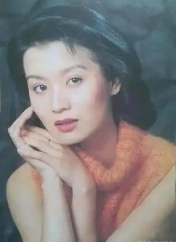 结三次婚，35岁带娃的史兰芽，如今被宠成少女！