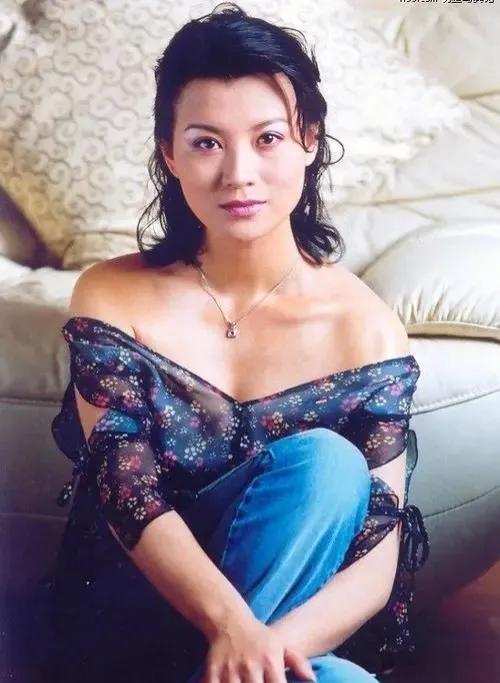 结三次婚，35岁带娃的史兰芽，如今被宠成少女！